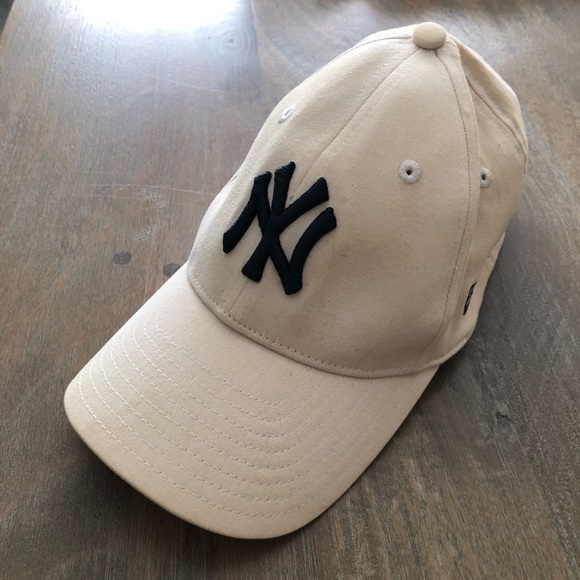 New York Yankees Genuine Cap - Picture 7 of 7